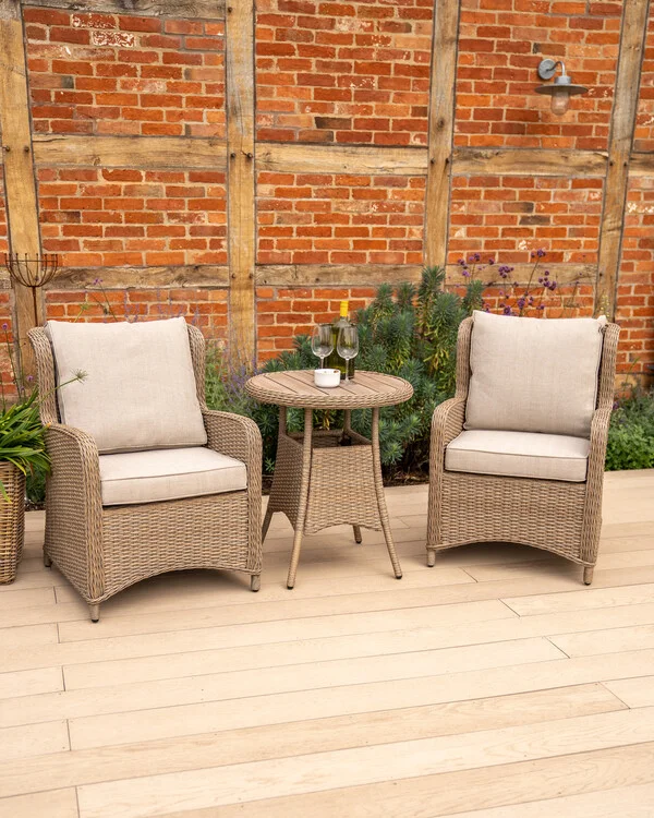 006415-8000c-derwent-bistro-set-portrait-lifestyle.jpg.jpg