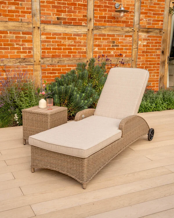 006427-8000-derwent-sunlounger-portrait-lifestyle.jpg.jpg
