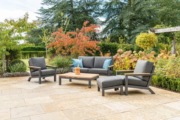 4-seasons-outdoor-capitol-lounge-set-with-footstool-grey.jpg