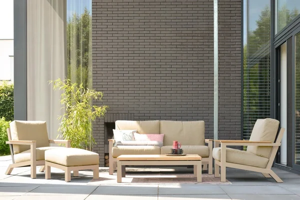 4-seasons-outdoor-capitol-lounge-set.jpg