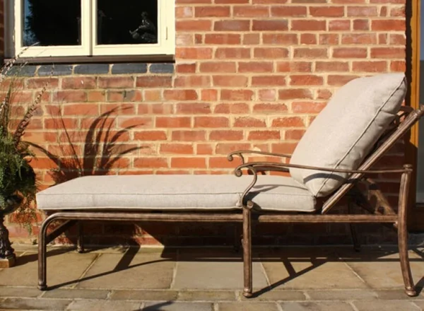 casino-ivy-cast-sunlounger.jpg
