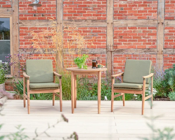 set-meadowdining2-meadow-dining-set-landscape-lifestyle.jpg.jpg